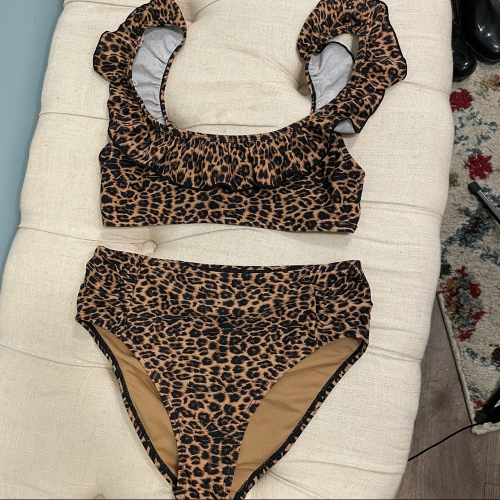 Cabana del sol cheetah animal print 2 piece swim suit bikini size small!